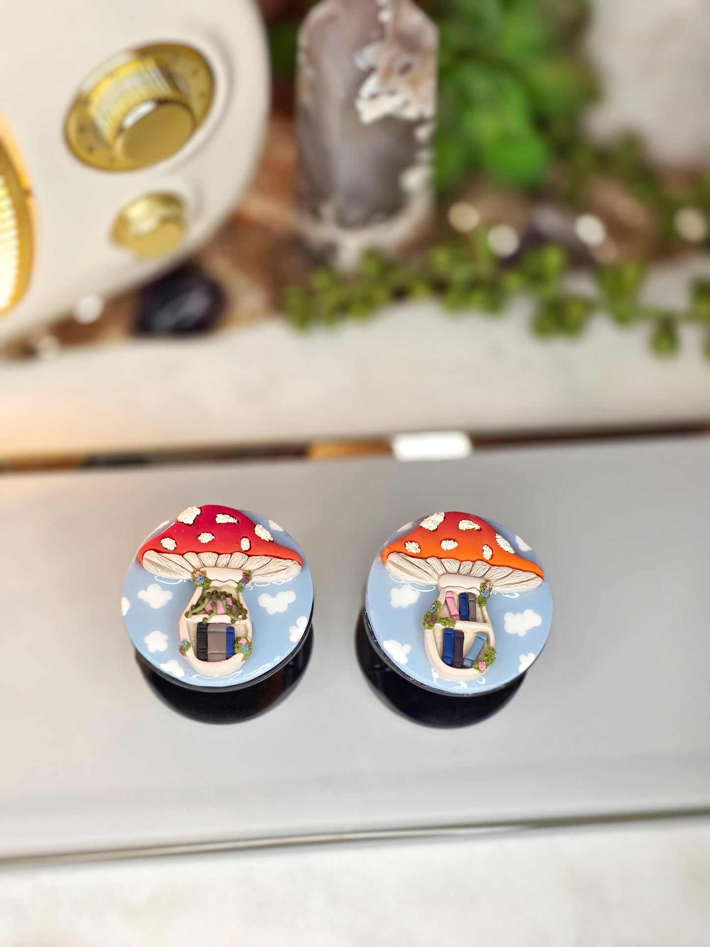 Mushroom Bookshelf Phone Grip