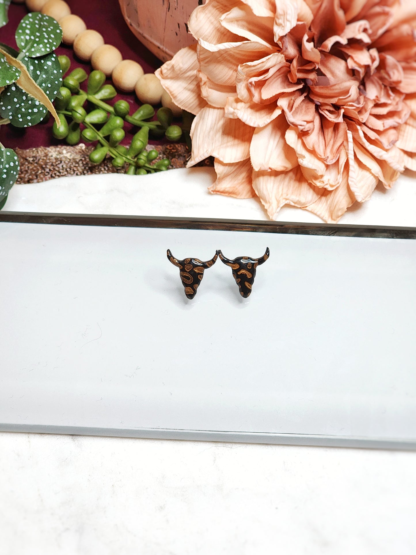Gold Leopard Longhorn Stud