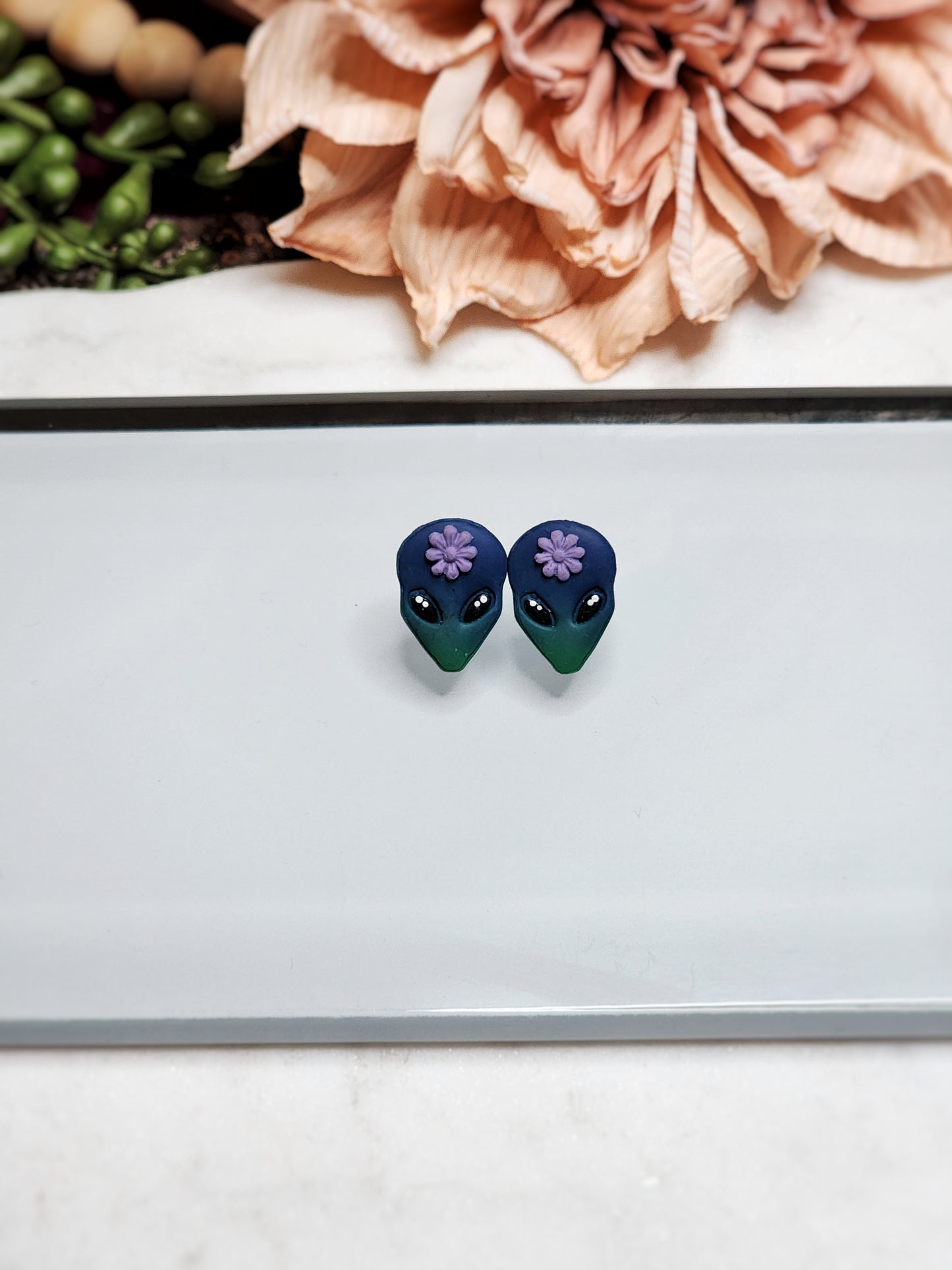 Ombre Floral Alien Stud